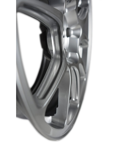 LLANTAS RACING DIVISION TROFEO 18"